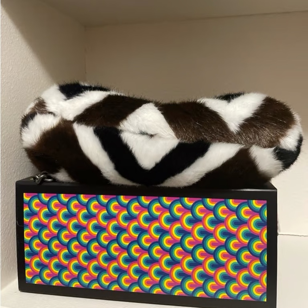 Kurt Geiger Black and Brown Chevron Faux Fur Crossbody Bag - Picture 3 of 4